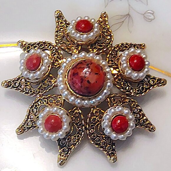 Vtg Faux Coral Pearls Starburst Brooch Gold Tone Atomic - Picture 1 of 5